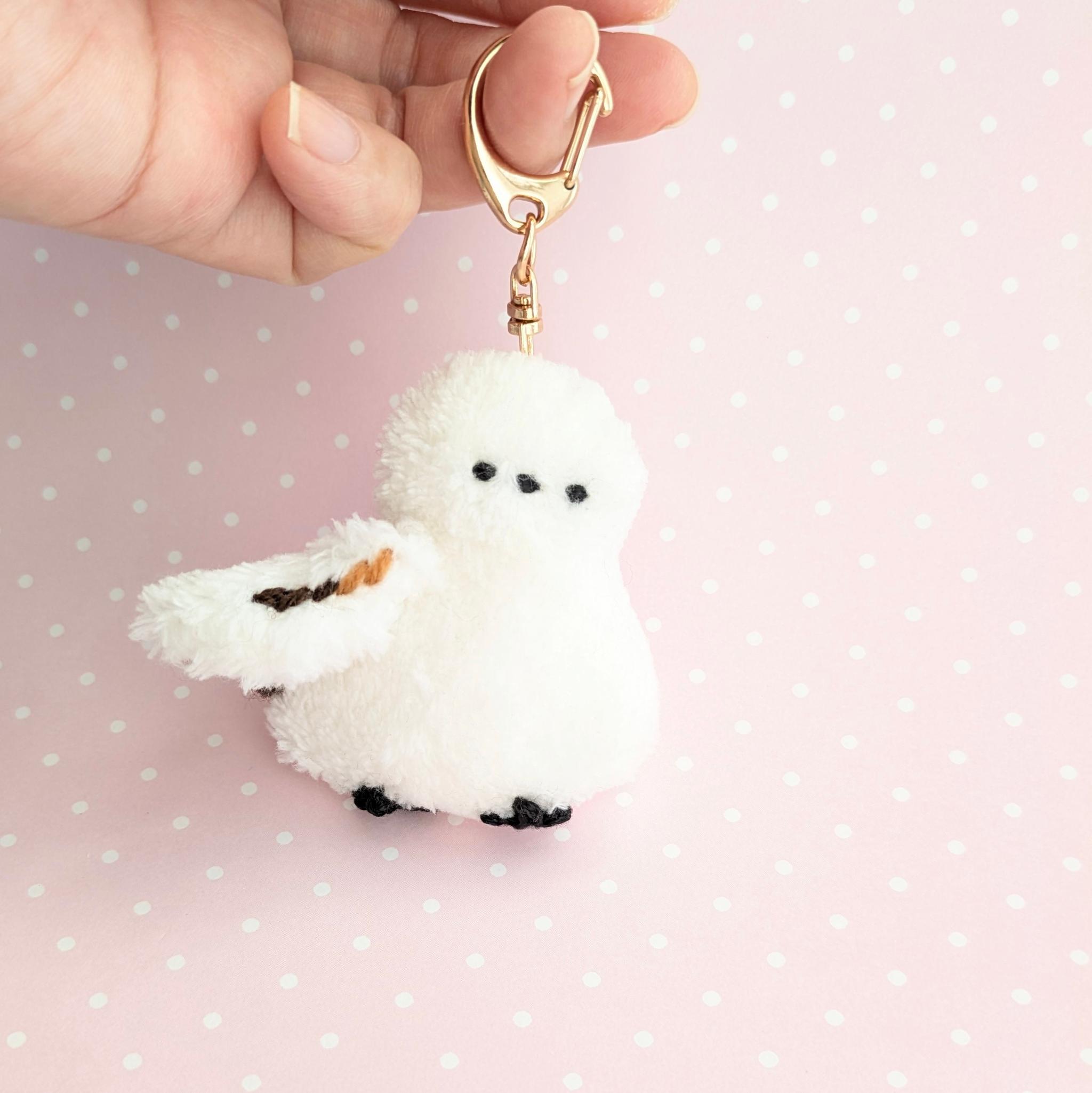 【受注制作】ふわふわシマエナガちゃんキーホルダー1枚目の画像