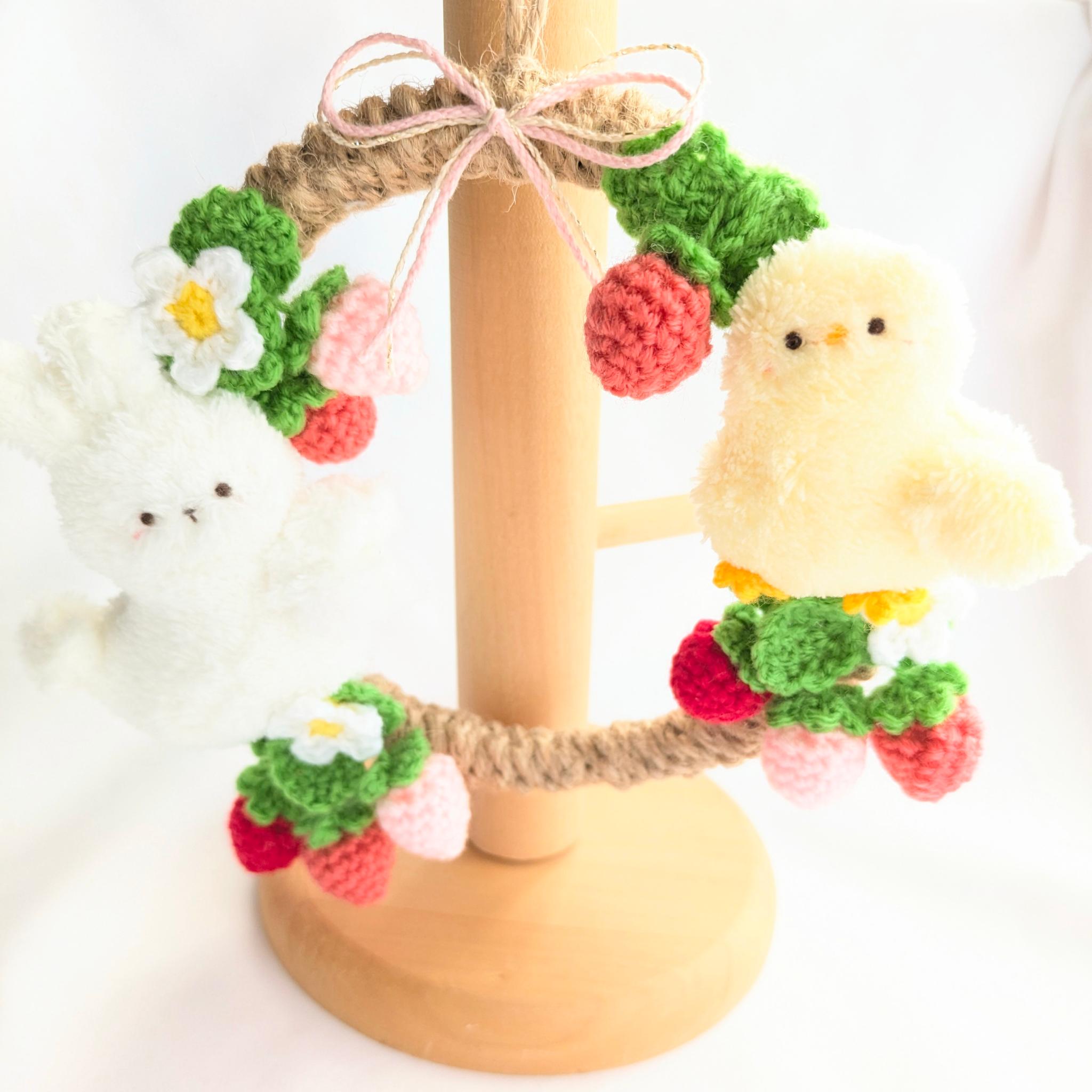 いちご大好き♡ふわふわひよこちゃんとうさぎさんのリース1枚目の画像