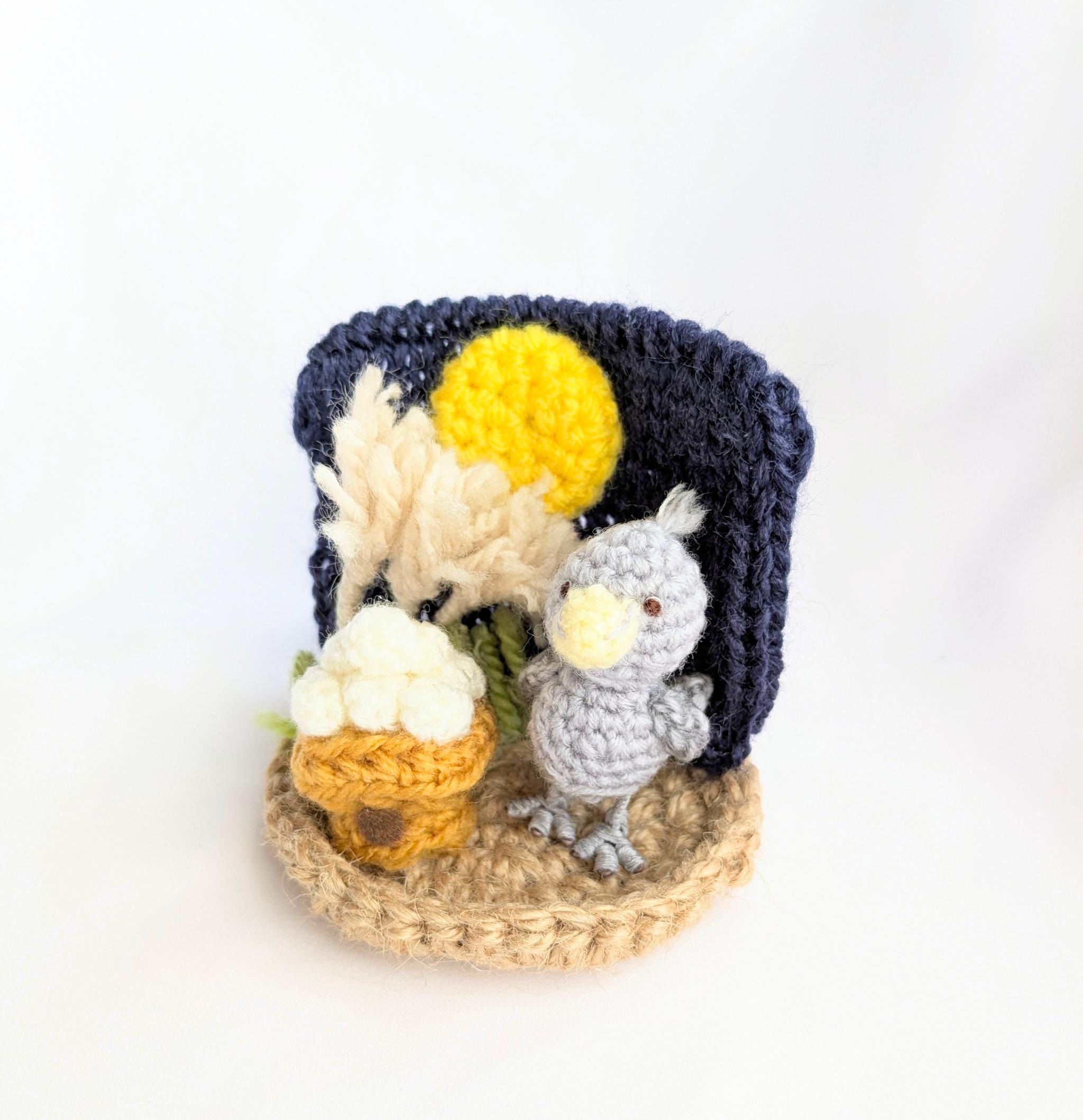 【受注制作】お月見ハシビロコウさんの小さな置物1枚目の画像