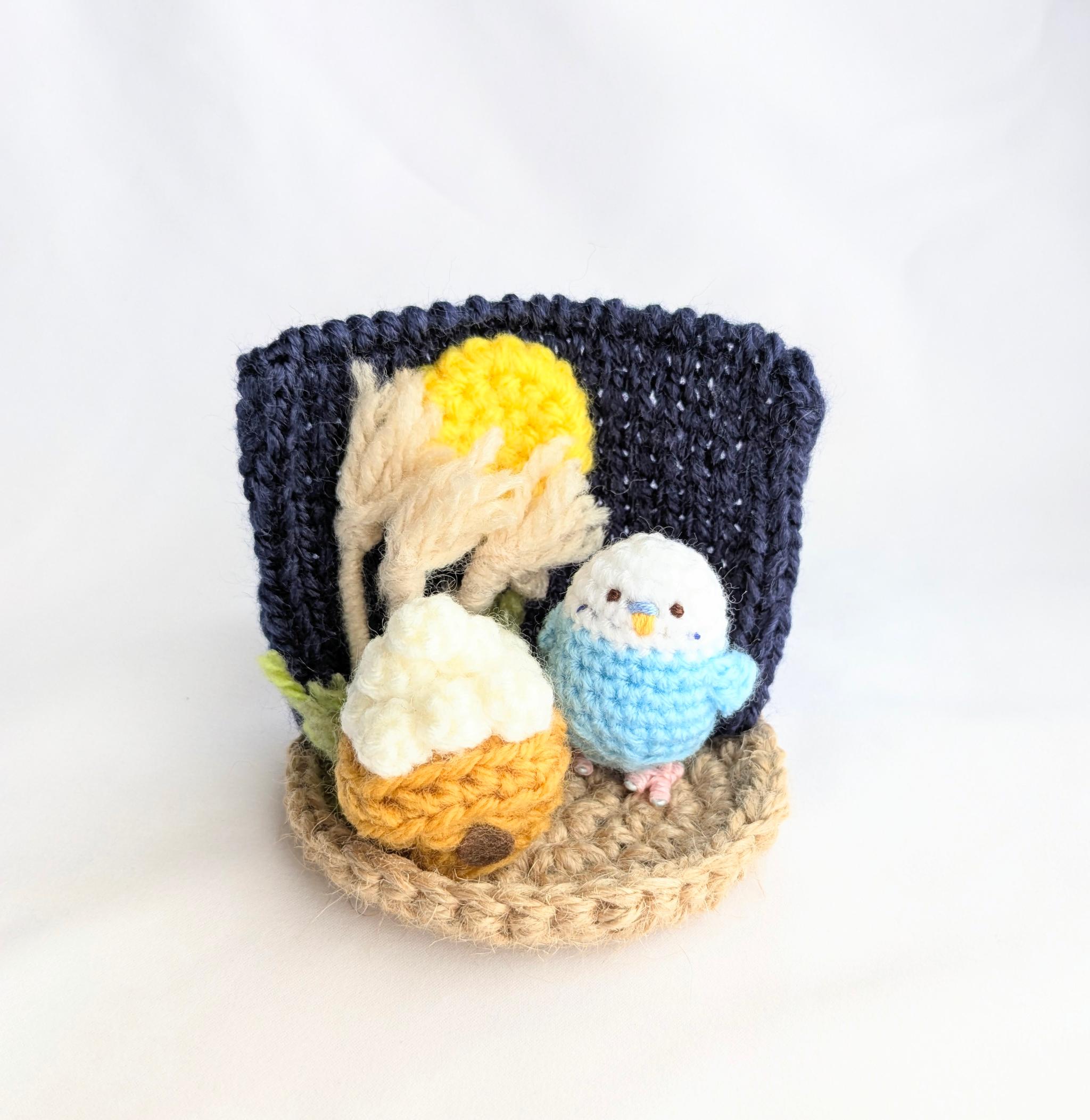 【受注制作】お月見セキセイインコちゃんの小さな置物1枚目の画像