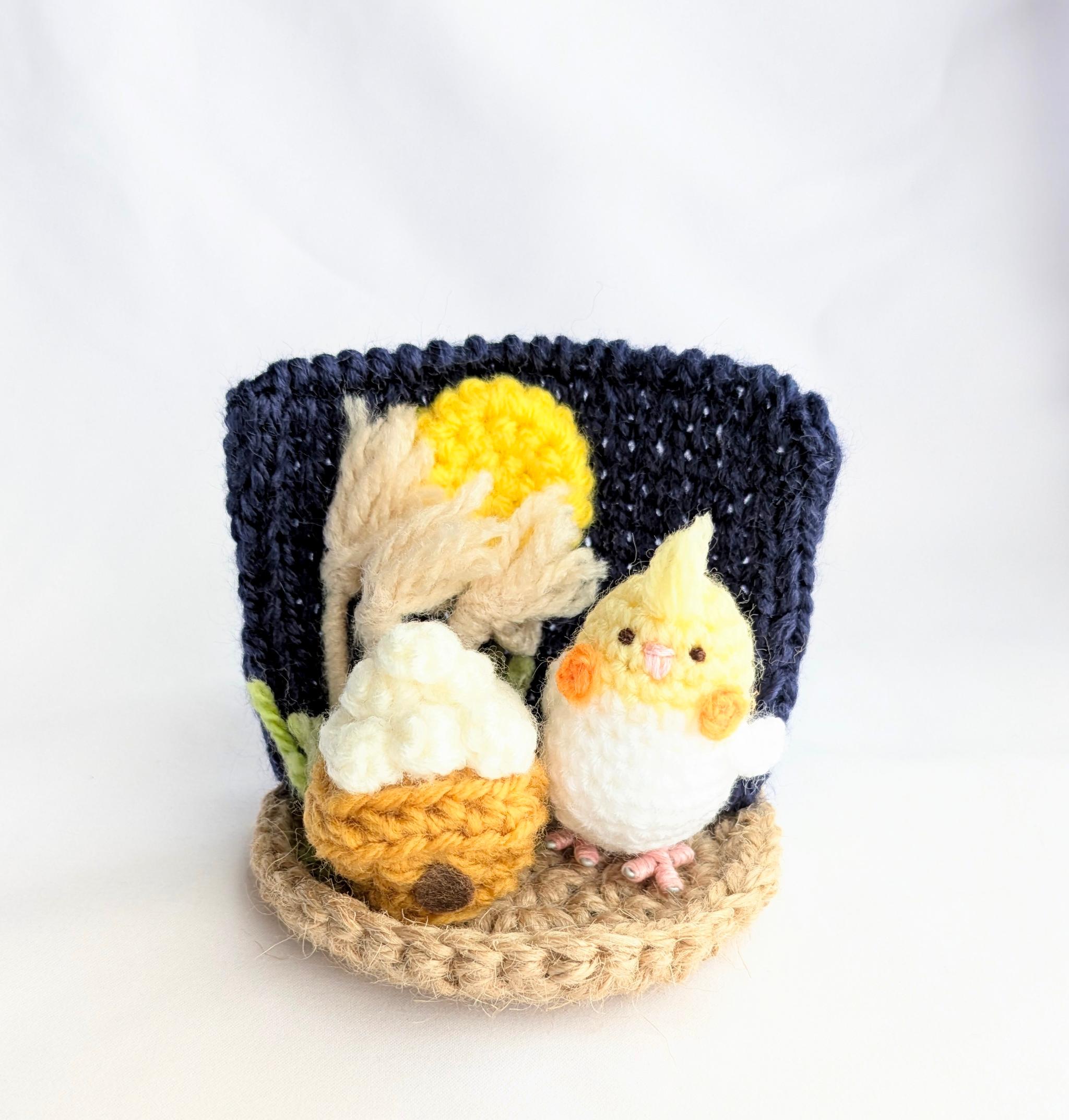 【受注制作】お月見オカメインコちゃんの小さな置物1枚目の画像