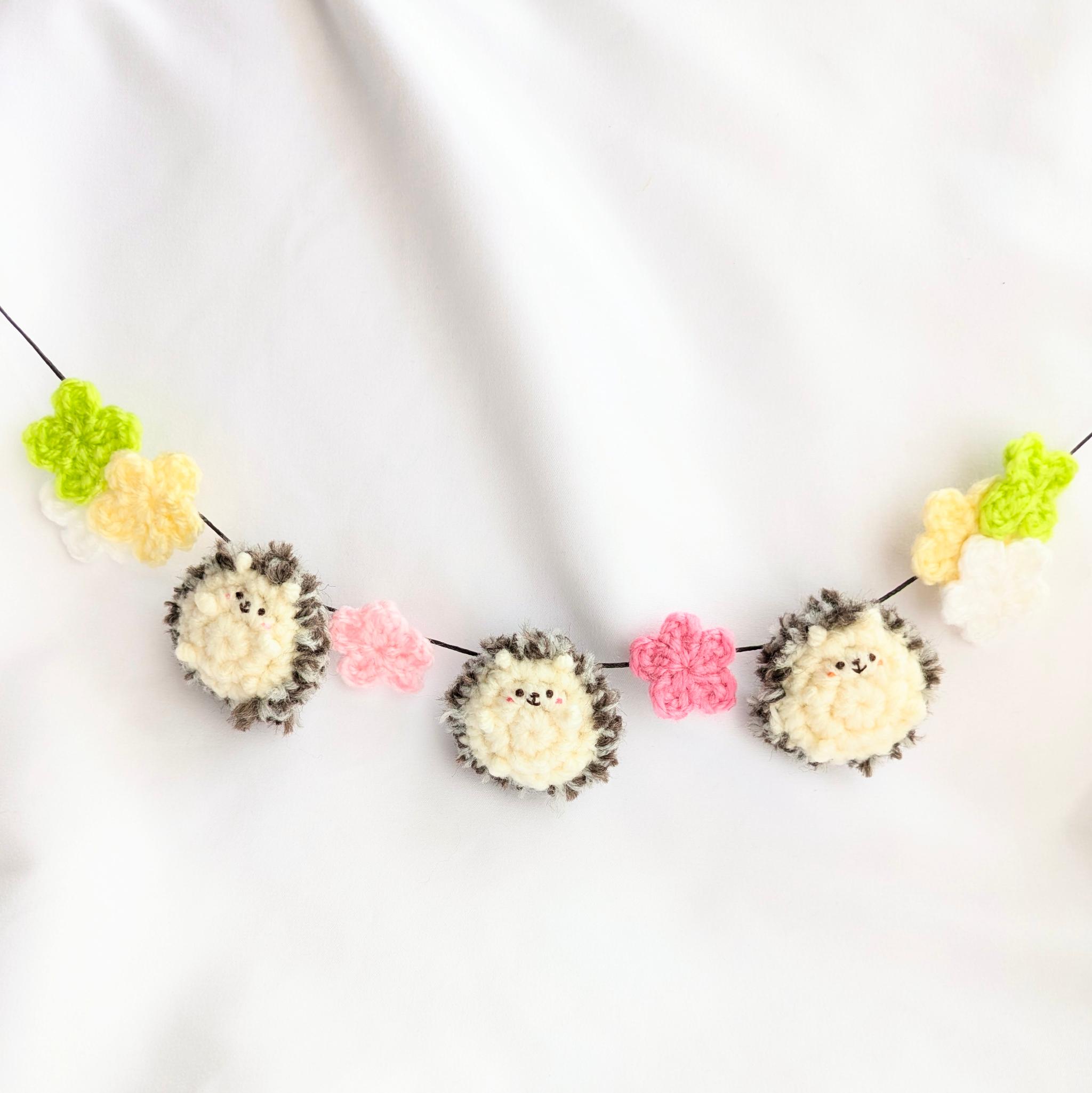 【受注制作】ハリネズミさんとお花のガーランド | 2枚目