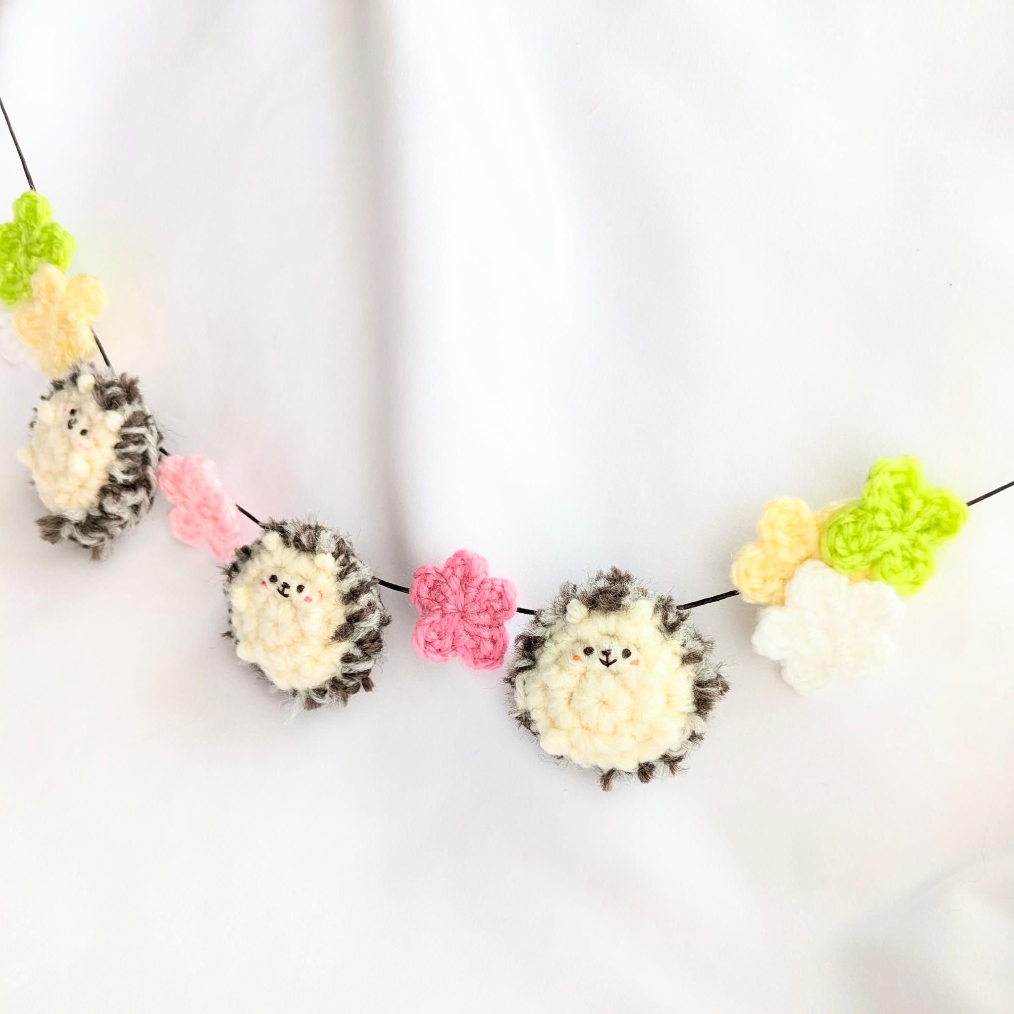 【受注制作】ハリネズミさんとお花のガーランド | 3枚目
