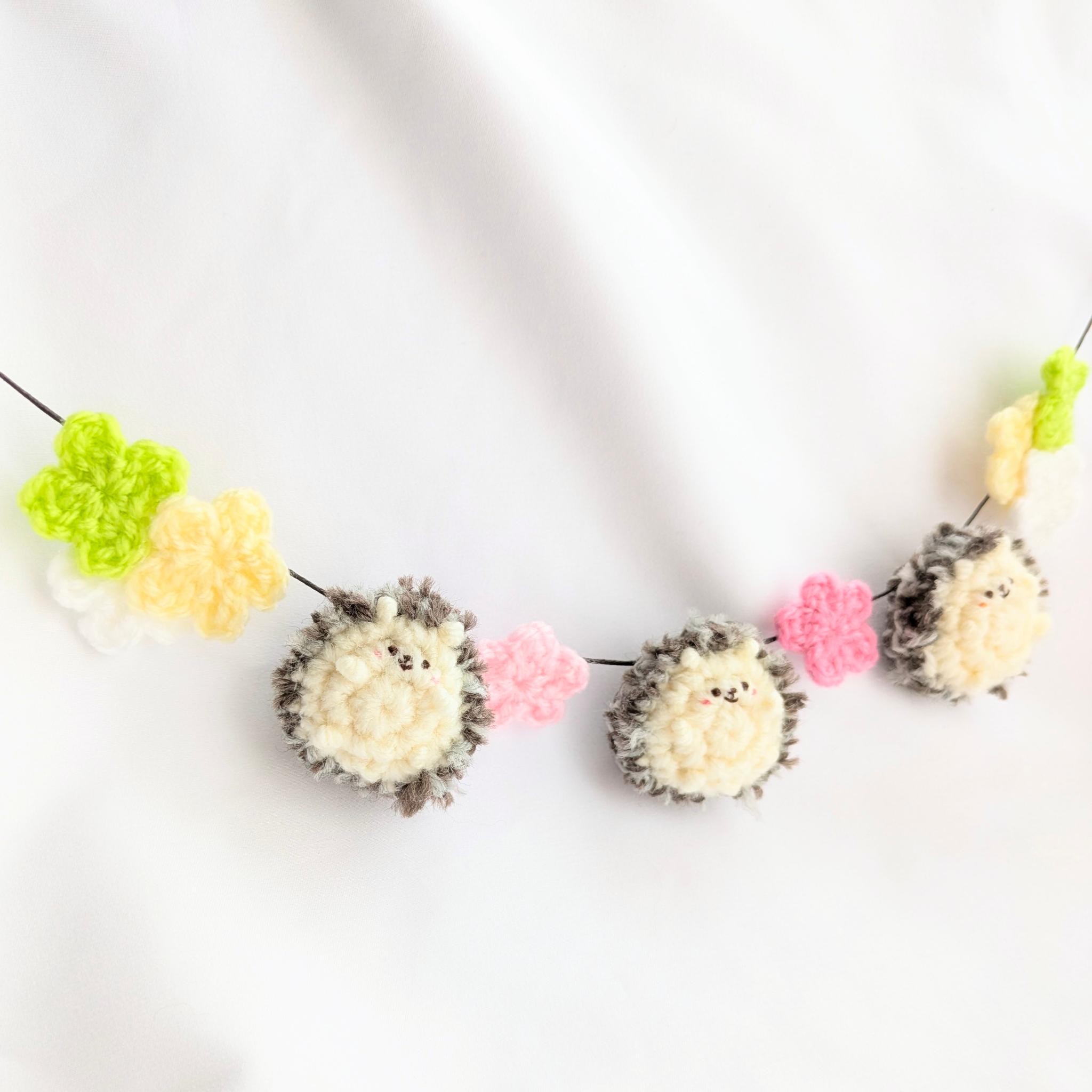 【受注制作】ハリネズミさんとお花のガーランド | 5枚目