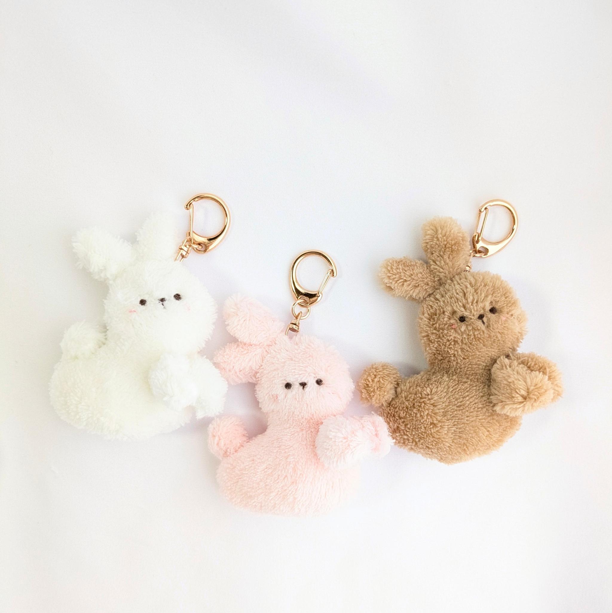 【受注制作】ふわふわうさぎちゃんキーホルダー | 1枚目